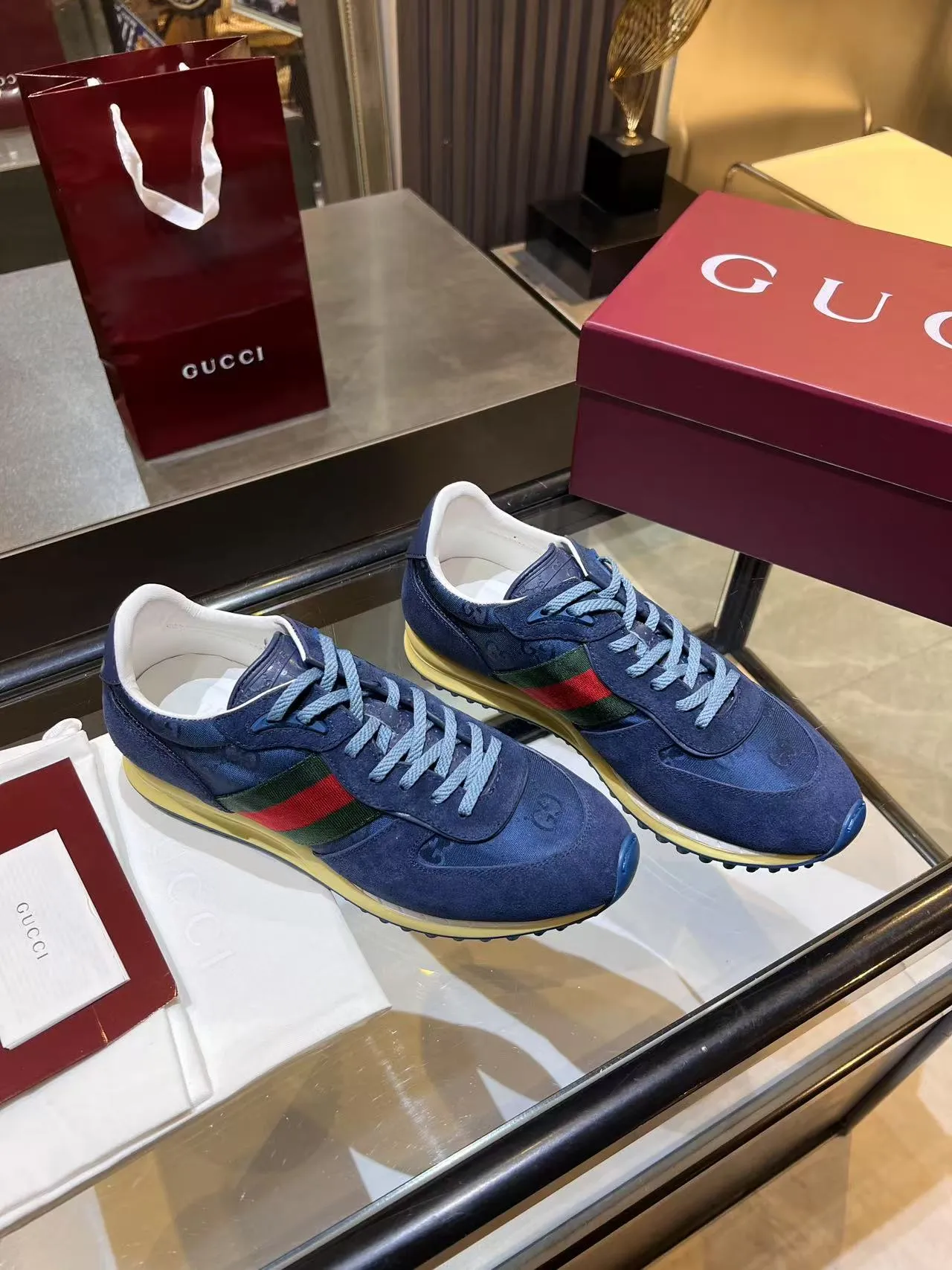 Men's Men's Shoes 💰620💰 Gucci Gucci Top Version Latest Catwalk Style Re-Motion Series Thick-soled Casual Sneakers Original Purchased, Developed and Made. This sneaker has a detachable and adjustable ankle strap, adding a dynamic item to the 2025 spring and summer series. The light and flexible outsole has been specially treated and is filled with a strong retro style. Exquisite packaging at the delivery counter 🛍📦 ▪️Fabrics: Original custom imported first-layer cowhide ▪️Inner lining: Original custom-made breathable mesh ▪️Sole: Original molded TPU material ▪️Sole thickness: 3.5CM ▪️Size: 39-44 (customized at 38.45.46)